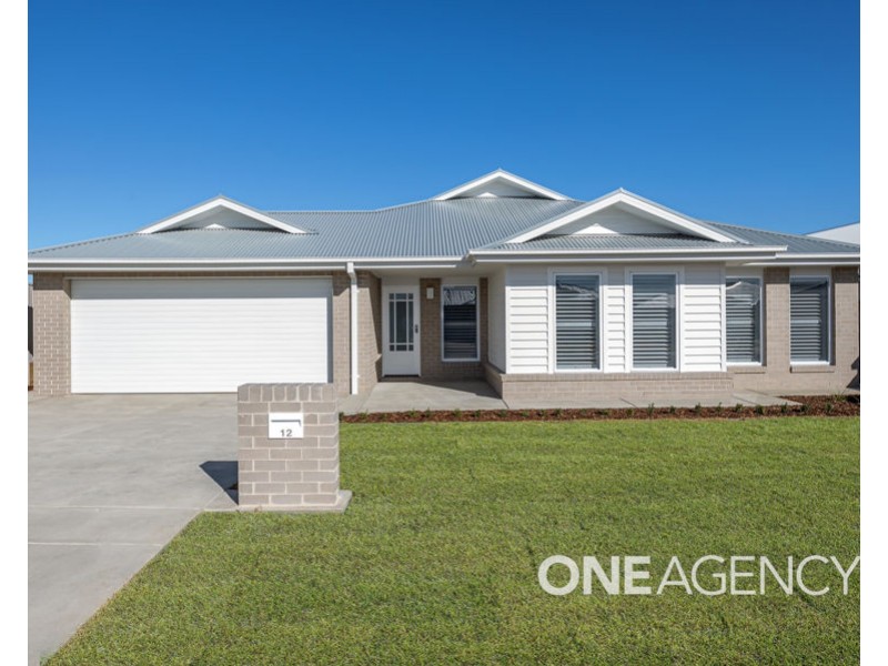 12 BONDI CRESCENT, Gobbagombalin NSW 2650