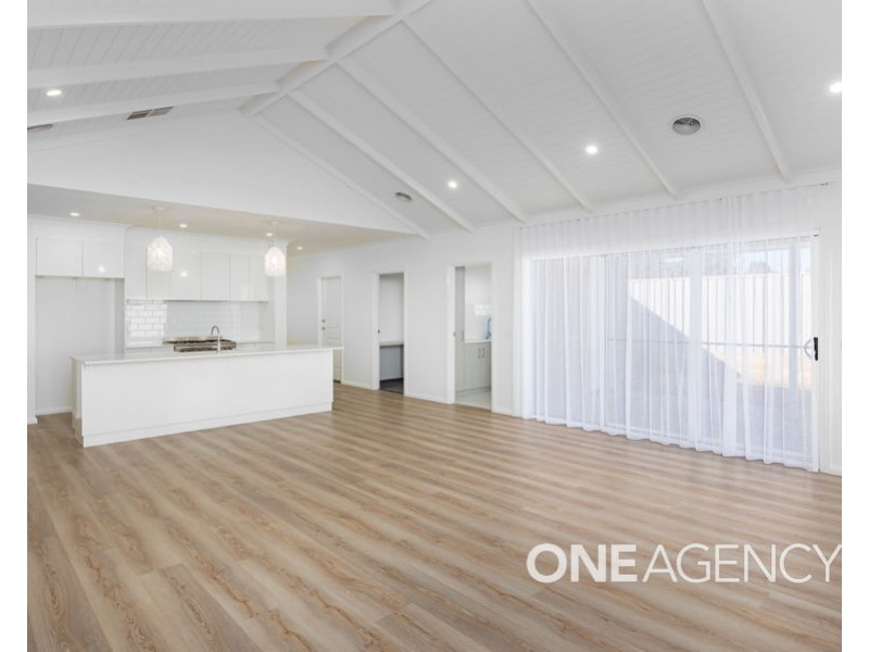 12 BONDI CRESCENT, Gobbagombalin NSW 2650