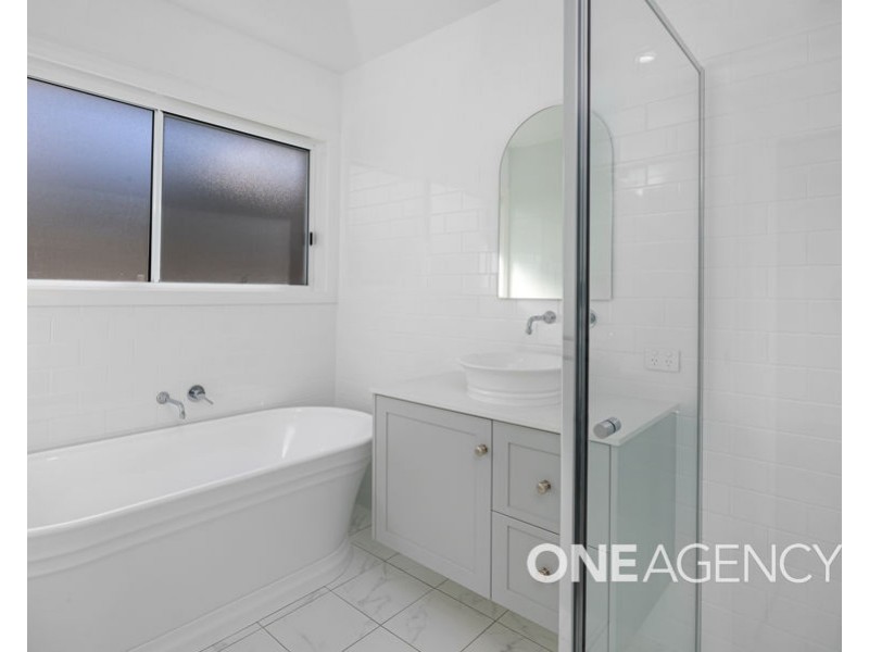 12 BONDI CRESCENT, Gobbagombalin NSW 2650