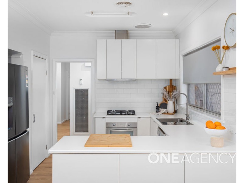 24 MACARTHUR STREET, Ashmont NSW 2650