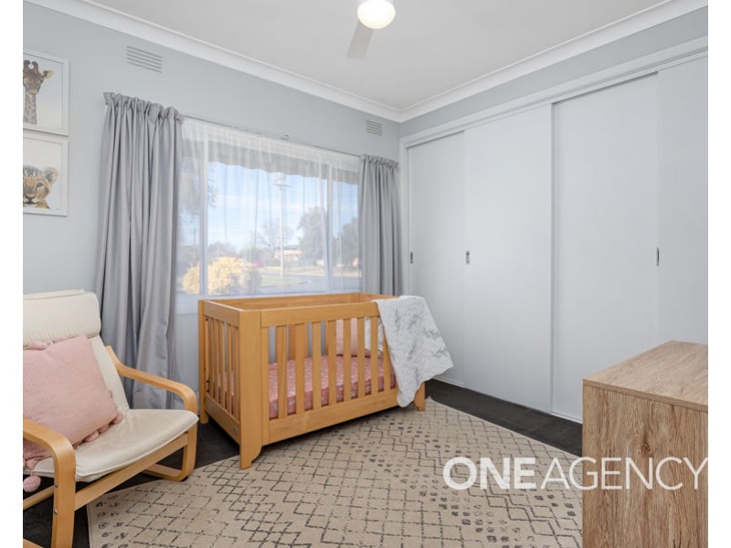 24 MACARTHUR STREET, Ashmont NSW 2650