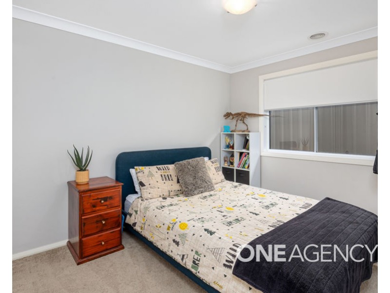 11 CHANG AVENUE, Lloyd NSW 2650