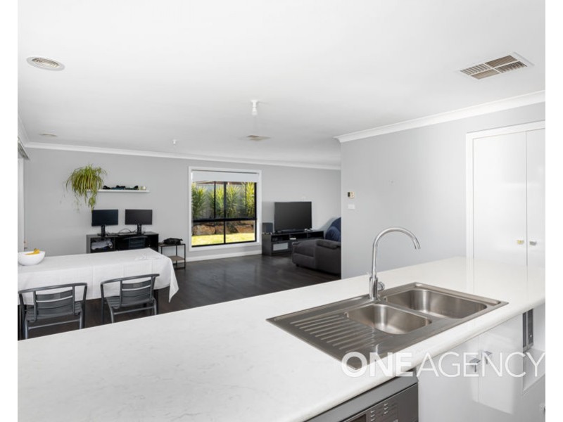 57 BARMEDMAN AVENUE, Gobbagombalin NSW 2650