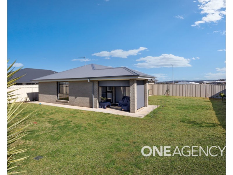57 BARMEDMAN AVENUE, Gobbagombalin NSW 2650