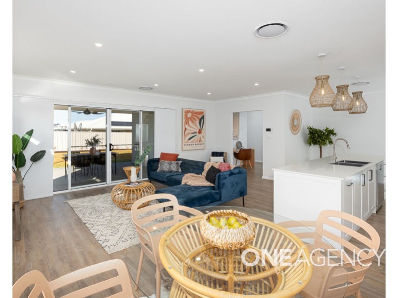 84 VALENCIA DRIVE, Gobbagombalin NSW 2650