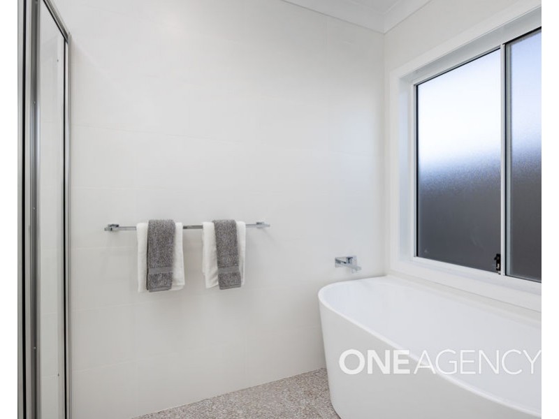 84 VALENCIA DRIVE, Gobbagombalin NSW 2650