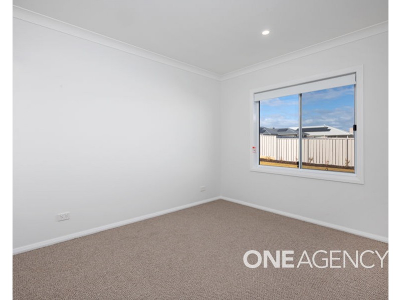 84 VALENCIA DRIVE, Gobbagombalin NSW 2650