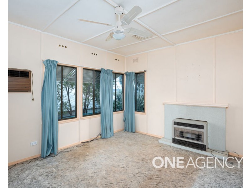 8 BOLGER AVENUE, Mount Austin NSW 2650