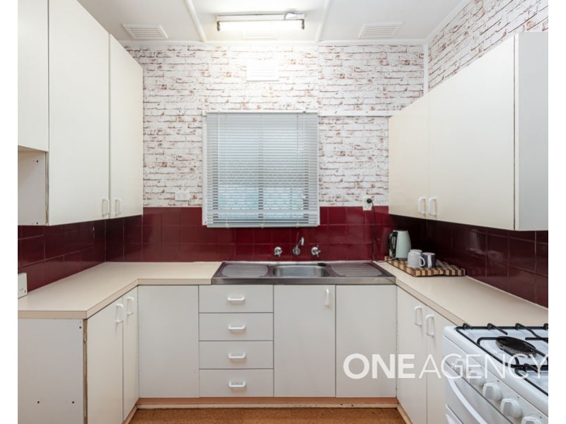 8 BOLGER AVENUE, Mount Austin NSW 2650