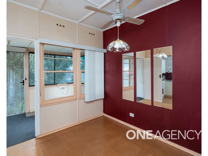 8 BOLGER AVENUE, Mount Austin NSW 2650