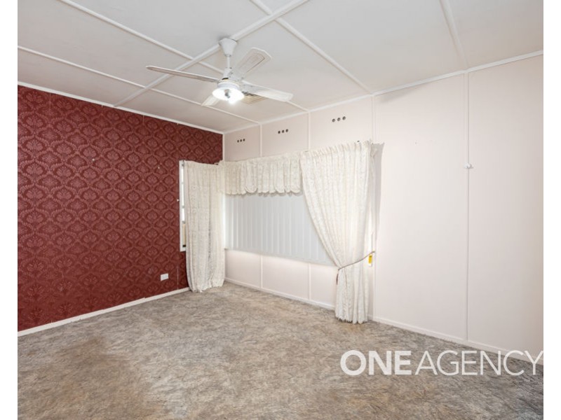 8 BOLGER AVENUE, Mount Austin NSW 2650