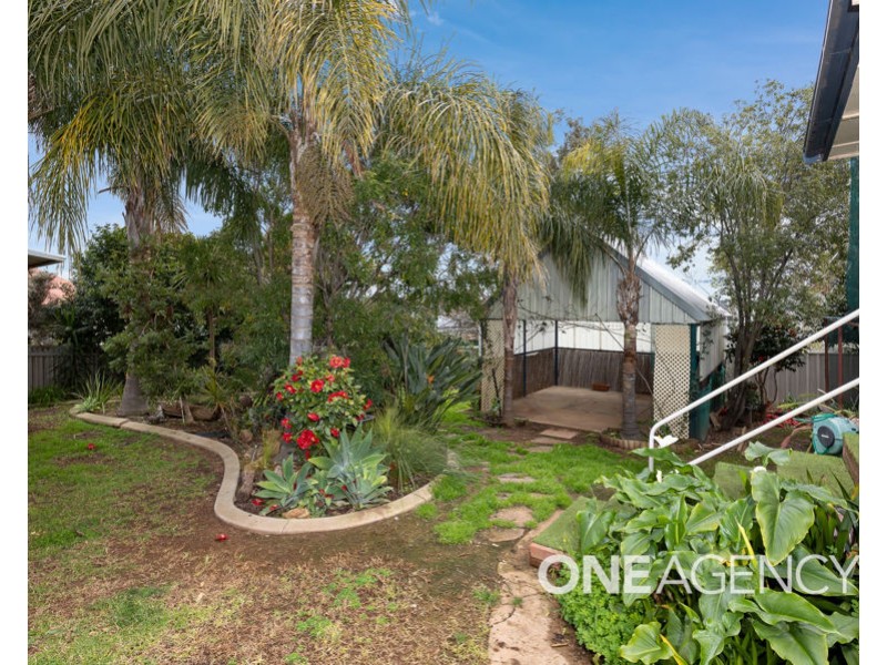 8 BOLGER AVENUE, Mount Austin NSW 2650