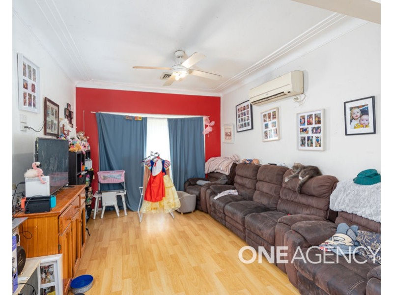 2 DOYLE AVENUE, Mount Austin NSW 2650