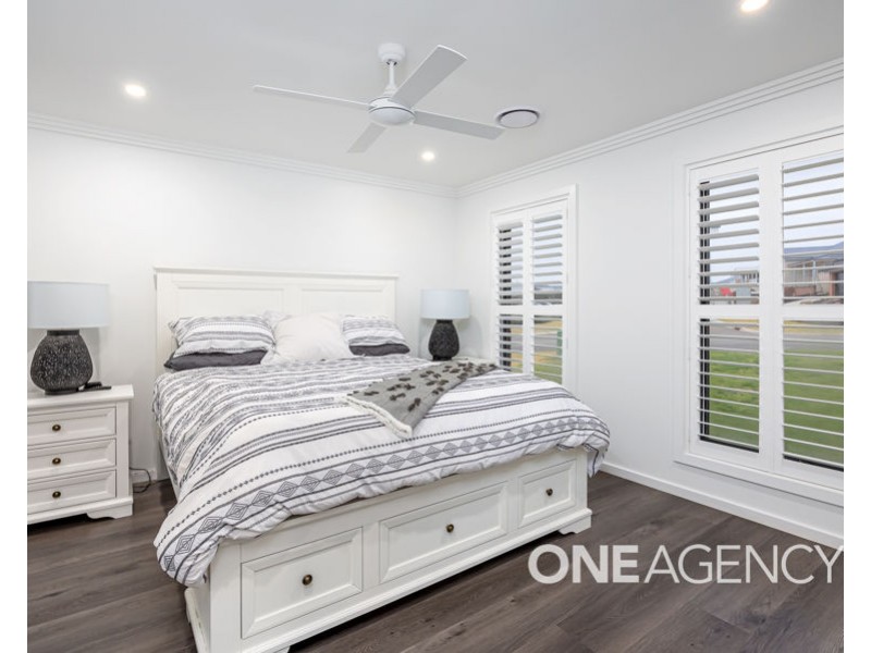 21 KENTUCKY CRESCENT, Gobbagombalin NSW 2650
