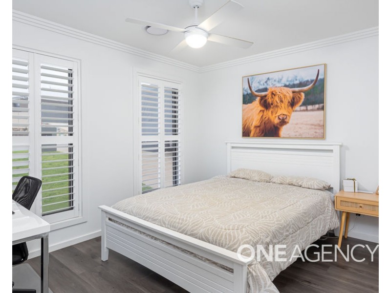 21 KENTUCKY CRESCENT, Gobbagombalin NSW 2650