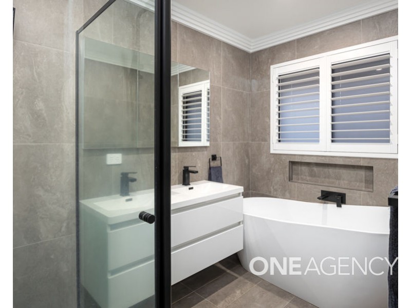 21 KENTUCKY CRESCENT, Gobbagombalin NSW 2650