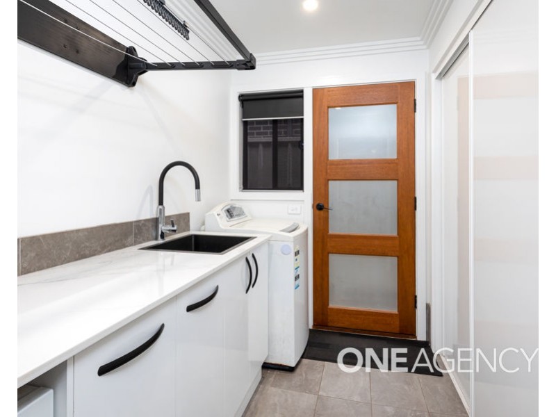 21 KENTUCKY CRESCENT, Gobbagombalin NSW 2650