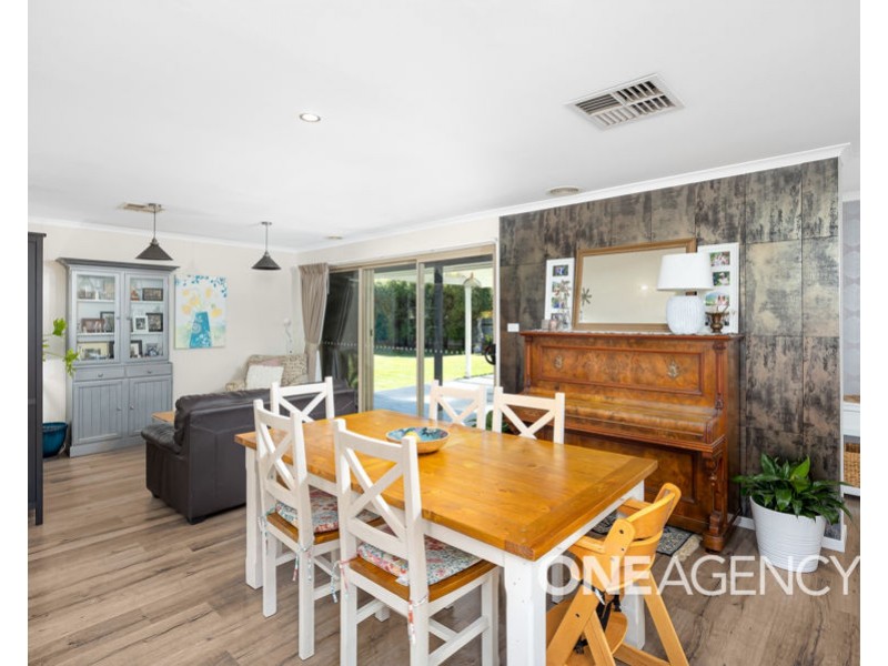 109 DALKEITH AVENUE, Lake Albert NSW 2650