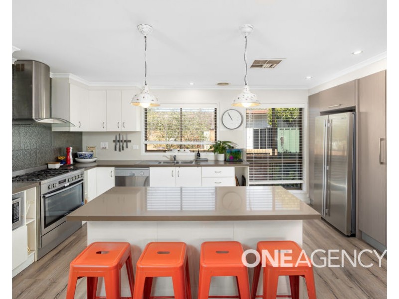 109 DALKEITH AVENUE, Lake Albert NSW 2650