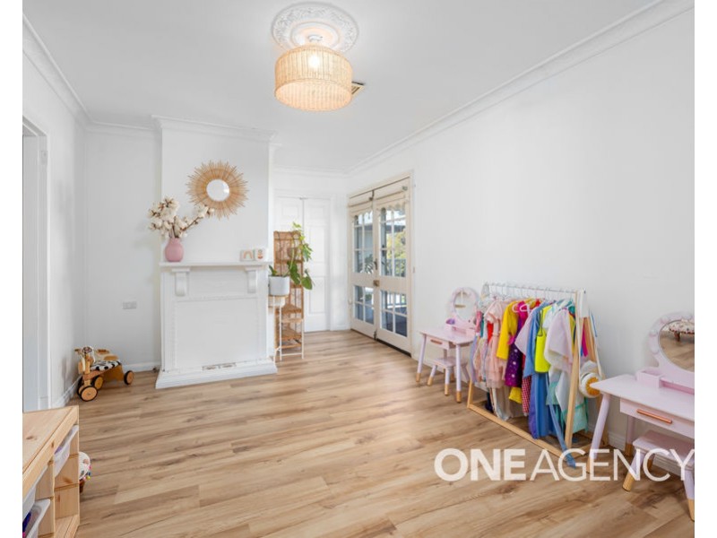 23 GILMORE AVENUE, Mount Austin NSW 2650
