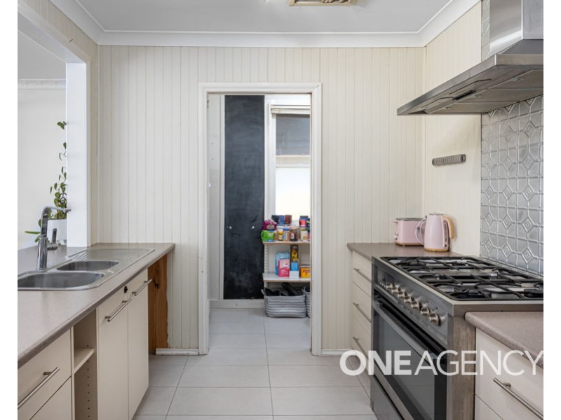 23 GILMORE AVENUE, Mount Austin NSW 2650