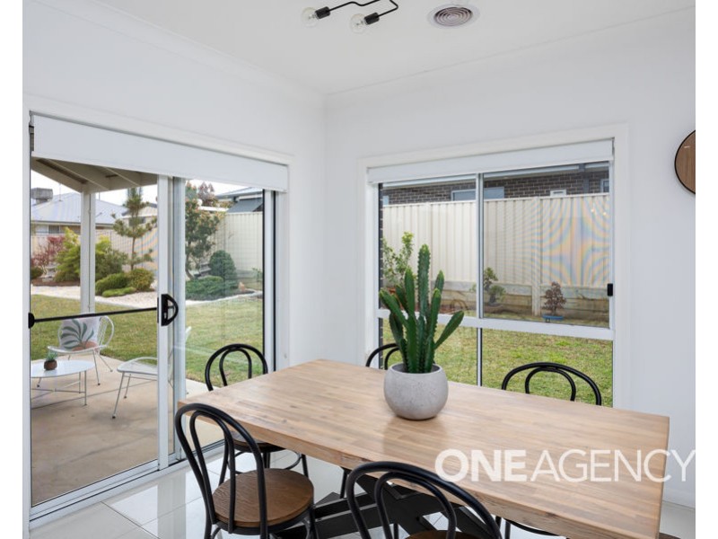 6 ROSS PARKWAY, Gobbagombalin NSW 2650