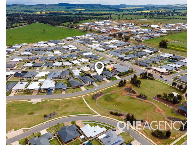 6 ROSS PARKWAY, Gobbagombalin NSW 2650