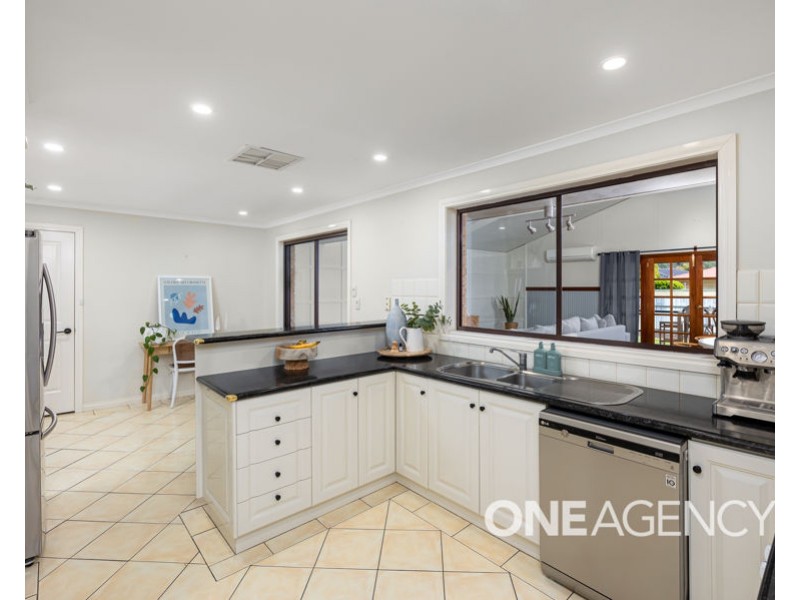 77 BALMORAL CRESCENT, Lake Albert NSW 2650