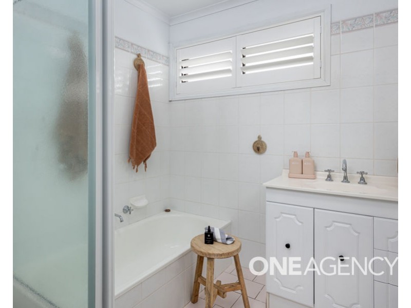 77 BALMORAL CRESCENT, Lake Albert NSW 2650