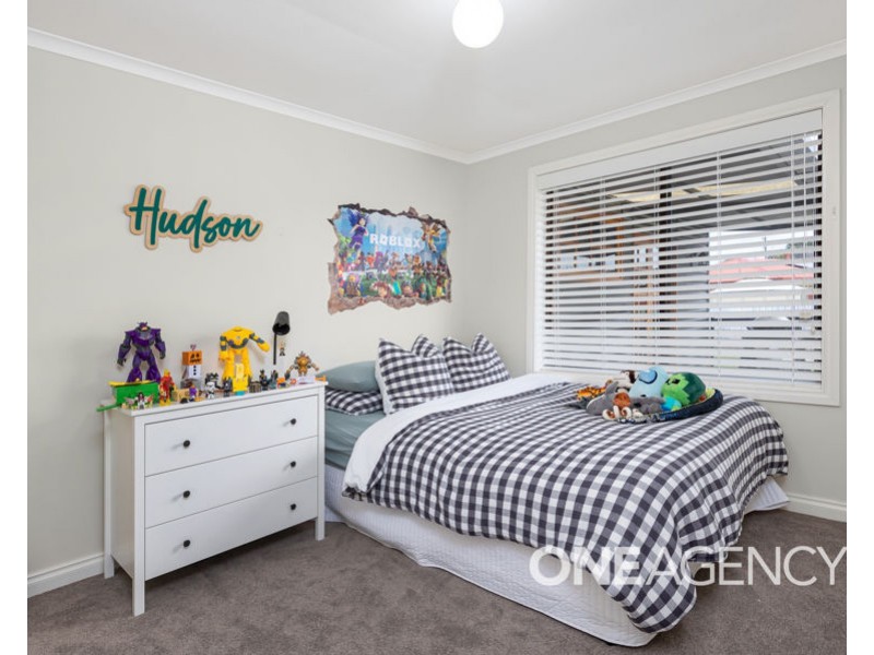 77 BALMORAL CRESCENT, Lake Albert NSW 2650