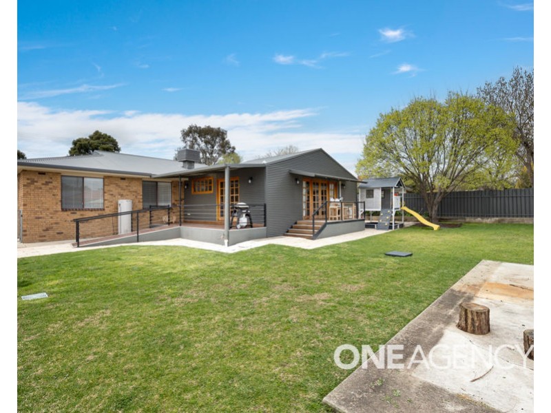 77 BALMORAL CRESCENT, Lake Albert NSW 2650