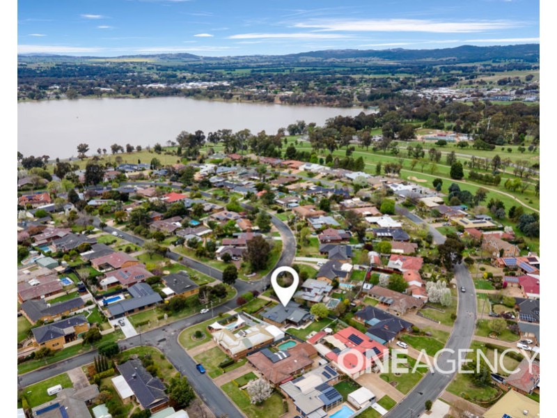 77 BALMORAL CRESCENT, Lake Albert NSW 2650