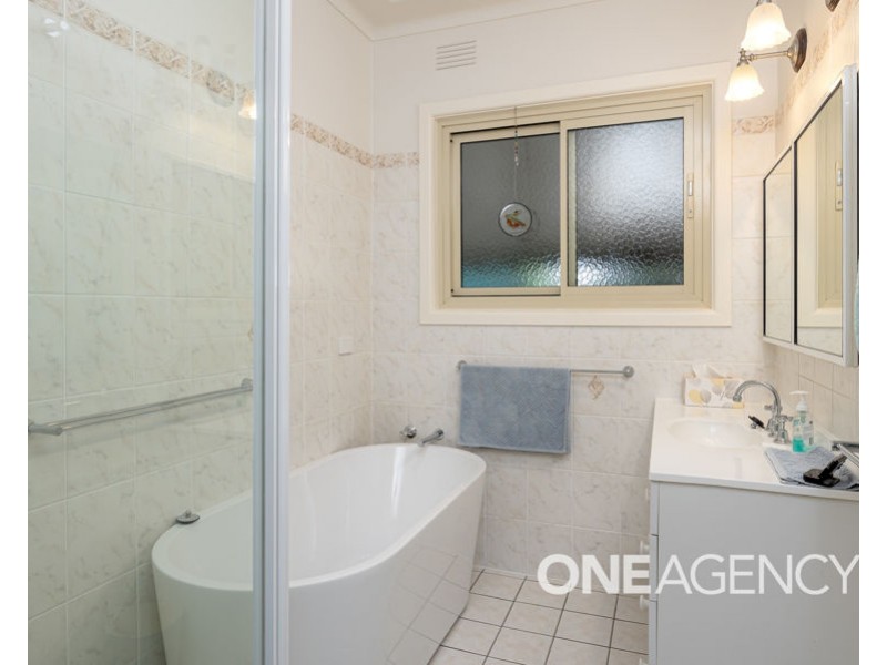 21 PLUMPTON ROAD, Kooringal NSW 2650