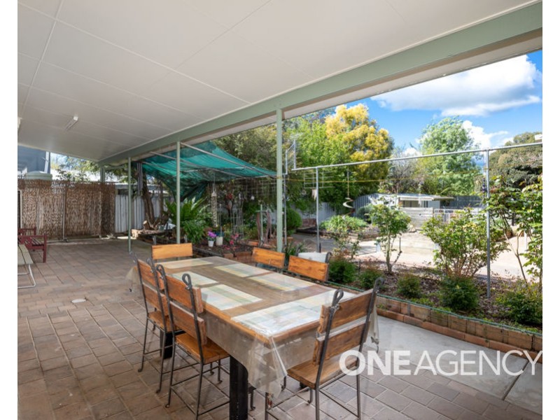 21 PLUMPTON ROAD, Kooringal NSW 2650