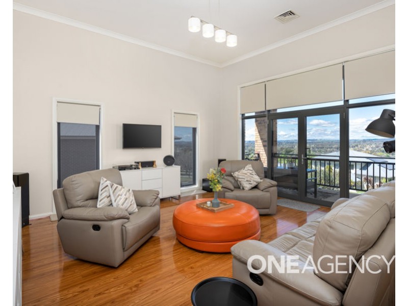 17 ATHERTON CRESCENT, Tatton NSW 2650