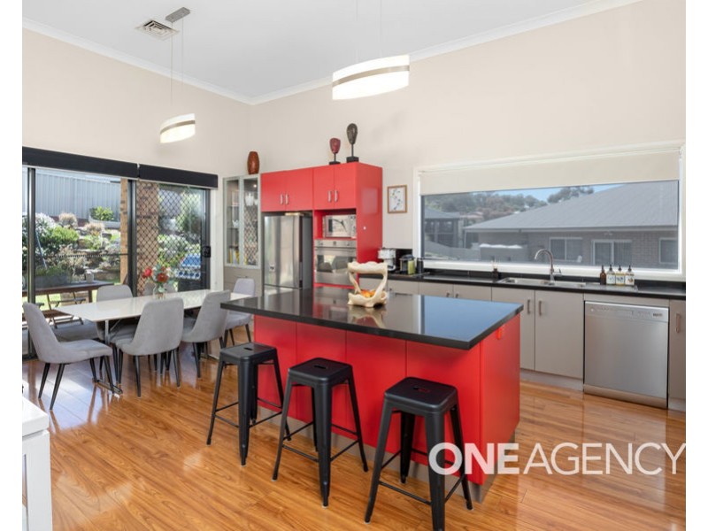 17 ATHERTON CRESCENT, Tatton NSW 2650