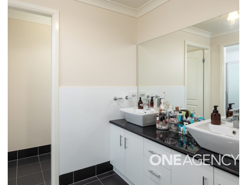 17 ATHERTON CRESCENT, Tatton NSW 2650