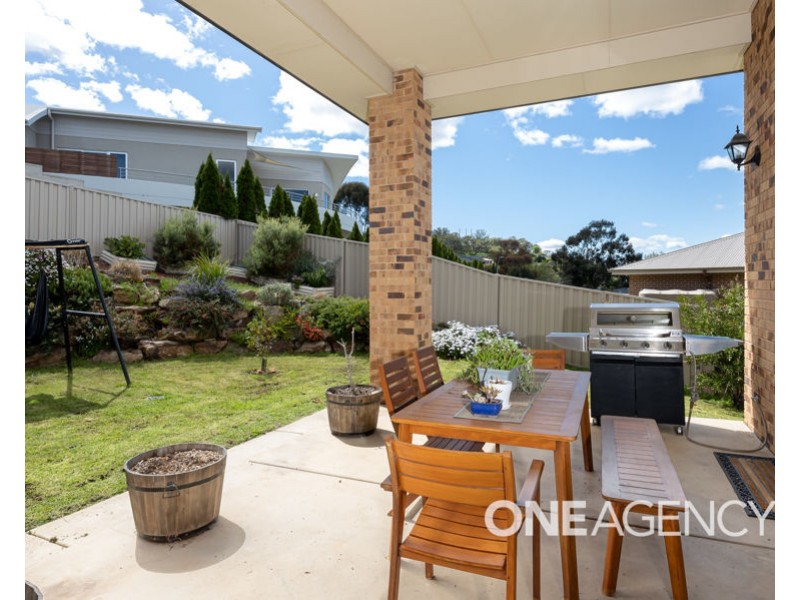 17 ATHERTON CRESCENT, Tatton NSW 2650