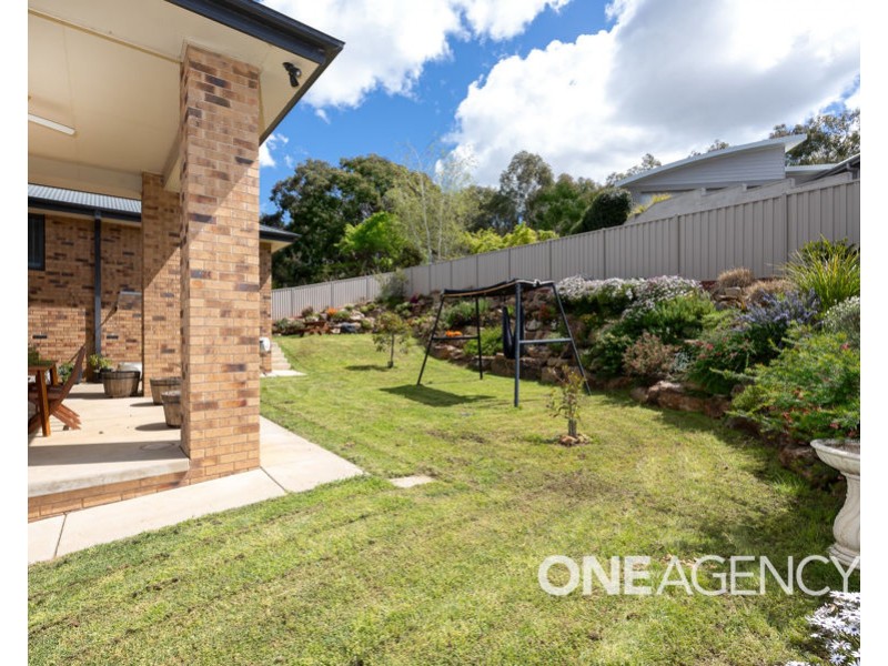17 ATHERTON CRESCENT, Tatton NSW 2650