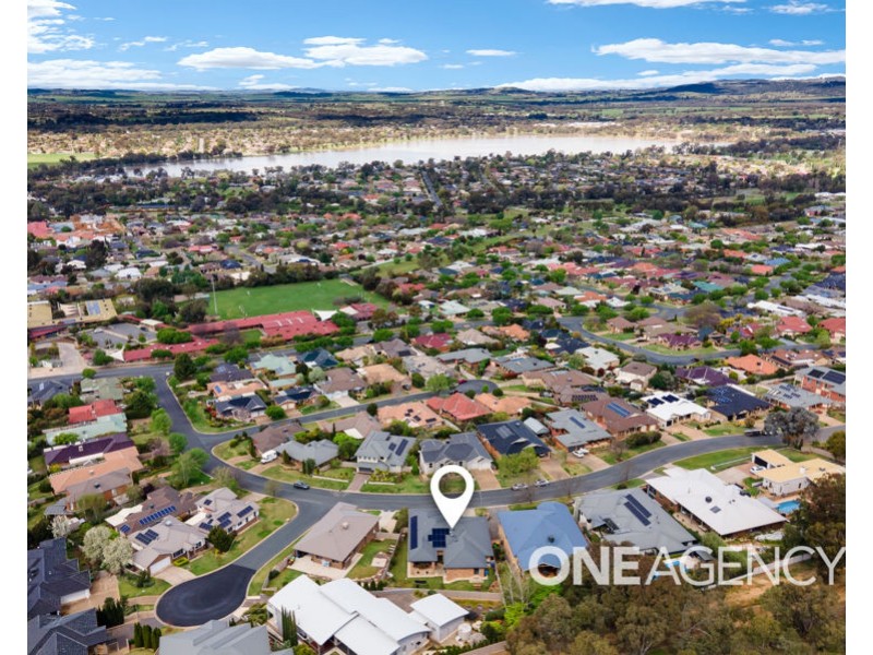 17 ATHERTON CRESCENT, Tatton NSW 2650