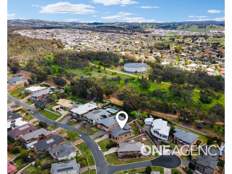 17 ATHERTON CRESCENT, Tatton NSW 2650