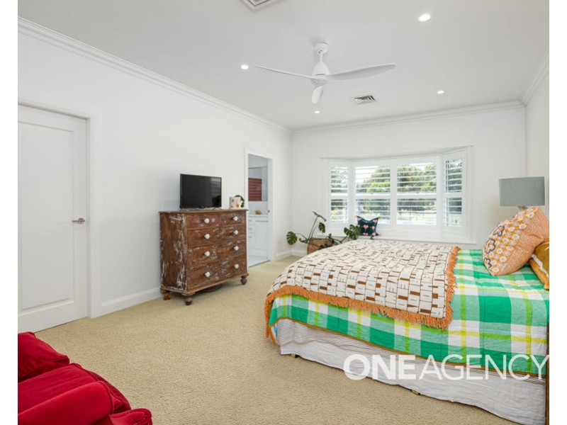 85 PLUMPTON ROAD, Lake Albert NSW 2650
