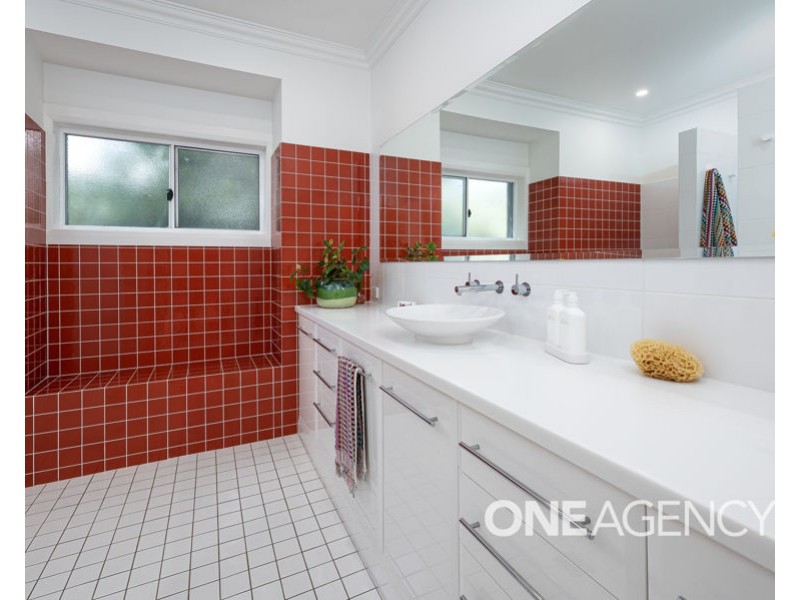 85 PLUMPTON ROAD, Lake Albert NSW 2650