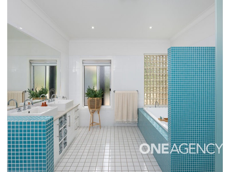 85 PLUMPTON ROAD, Lake Albert NSW 2650