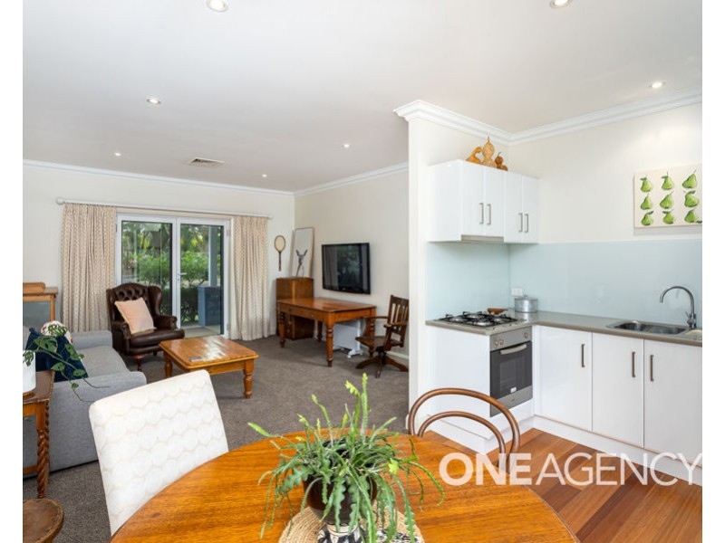 85 PLUMPTON ROAD, Lake Albert NSW 2650