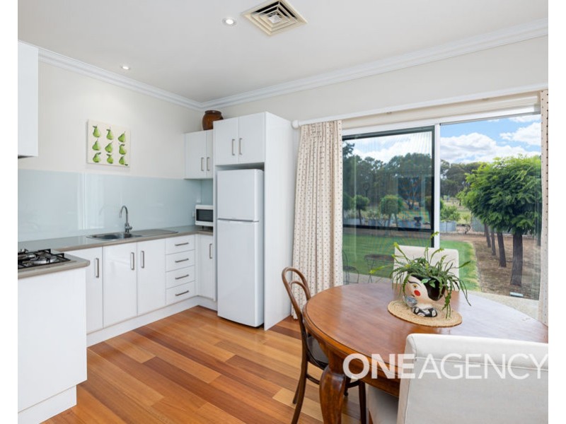85 PLUMPTON ROAD, Lake Albert NSW 2650