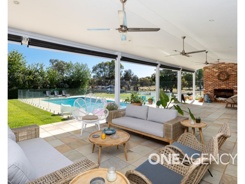 85 PLUMPTON ROAD, Lake Albert NSW 2650