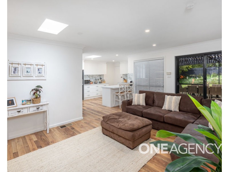 2 MACINTOSH PLACE, Kooringal NSW 2650