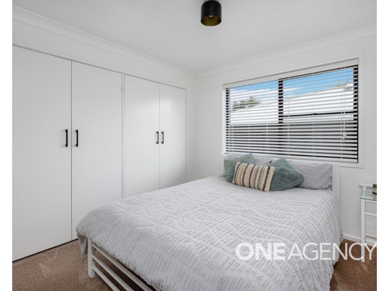 2 MACINTOSH PLACE, Kooringal NSW 2650