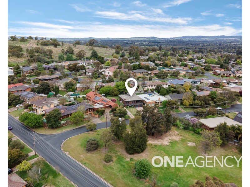 2 MACINTOSH PLACE, Kooringal NSW 2650
